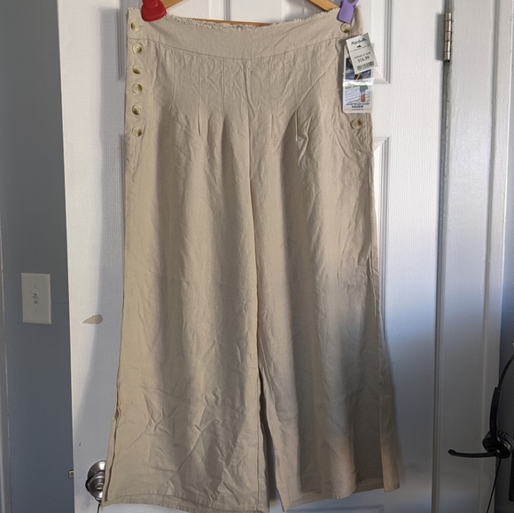 Rewash Pants - NWT Side Button Wide Leg Crop Pants